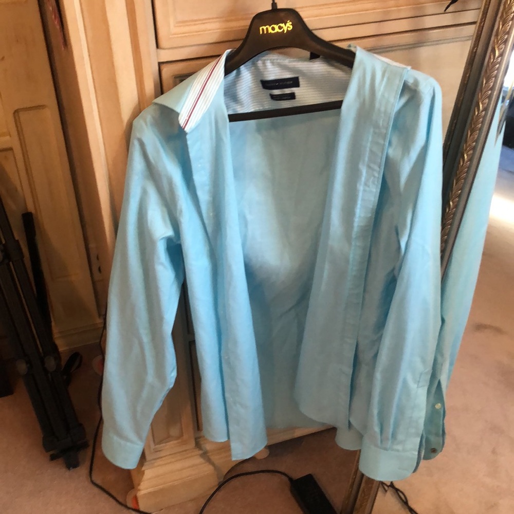 Tommy Hilfiger slim fit stretch men’s shirt. Lovingly worn.